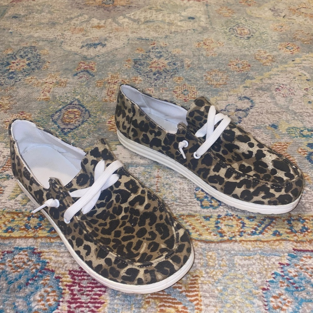 NEW Leopard print shoes